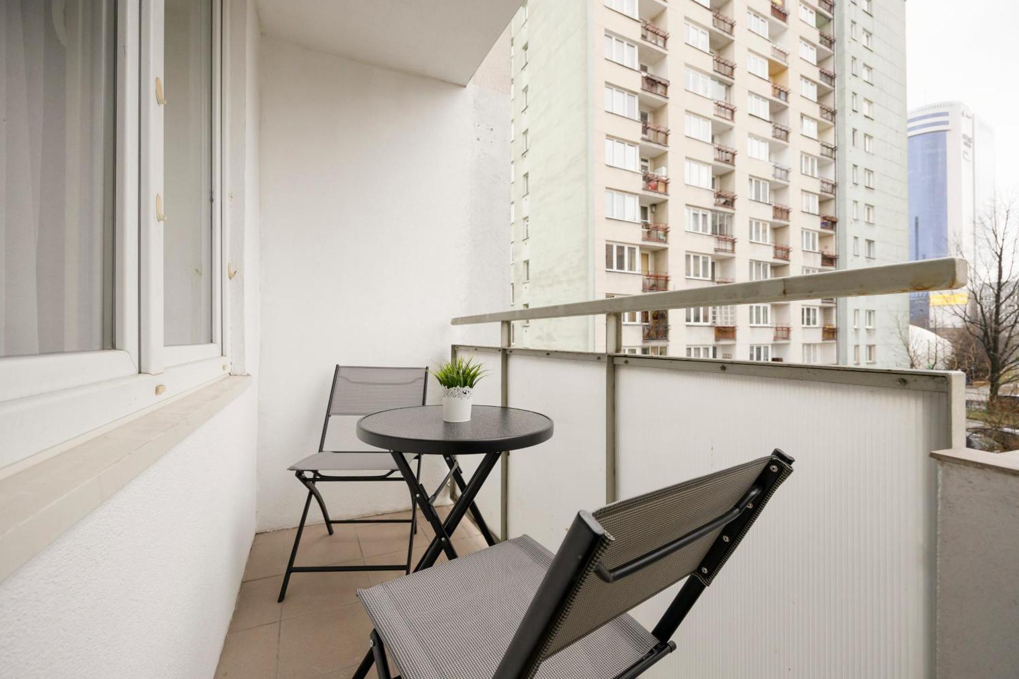 Comfortable Apartment Warsaw Wola & Balcony By Noclegi Renters Buitenkant foto