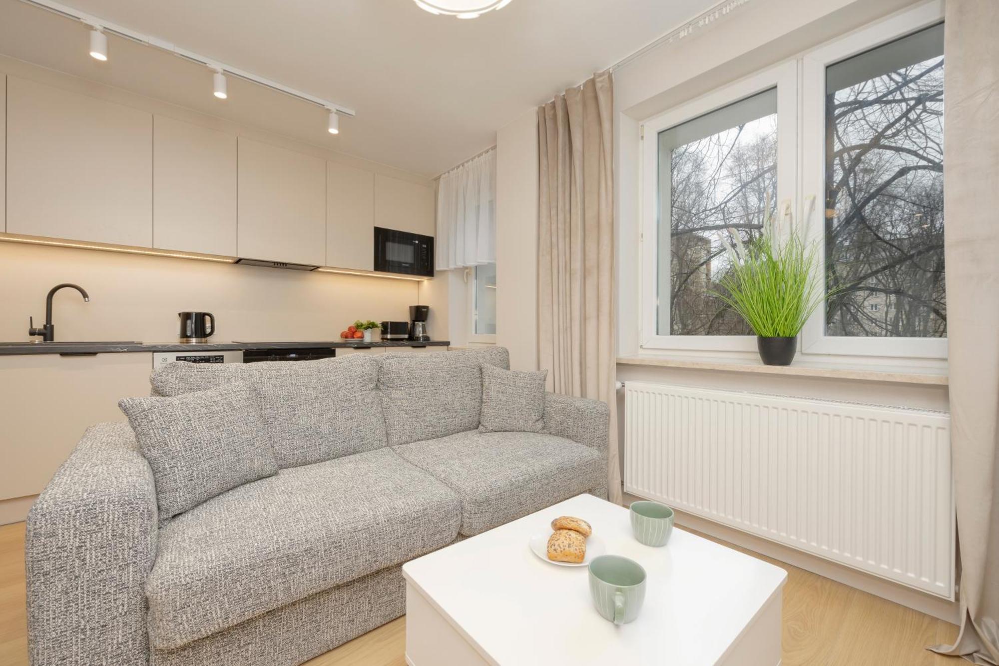 Comfortable Apartment Warsaw Wola & Balcony By Noclegi Renters Buitenkant foto